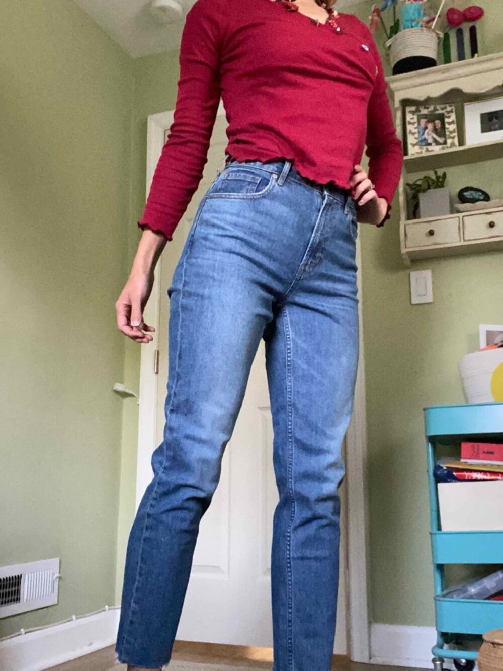 Everlane the curvy cheeky jean raw hem size 28 regular